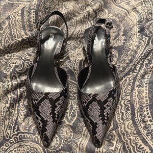 Elegant Black Snake Print Women's Shoes
